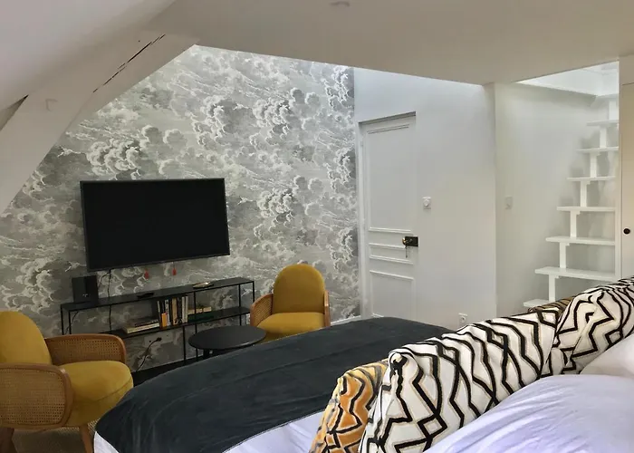 Du Cedre Bed & Breakfast 4*