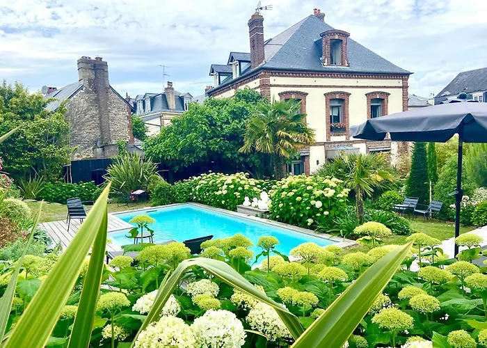 Du Cedre Bed & Breakfast