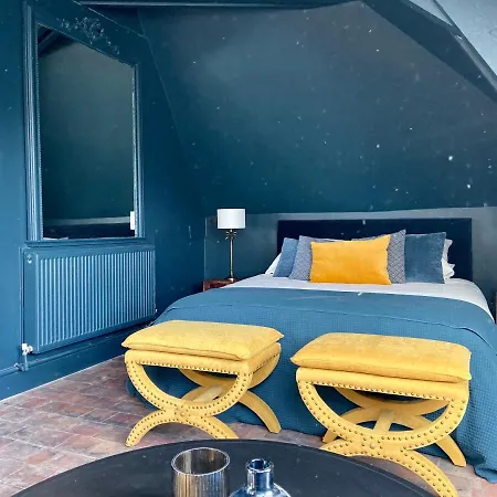Du Cedre Bed & Breakfast *