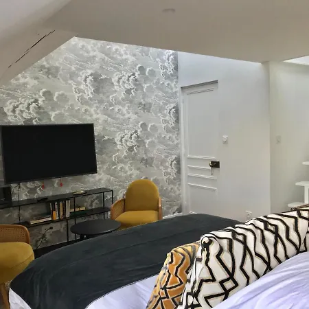 Du Cedre Bed & Breakfast *