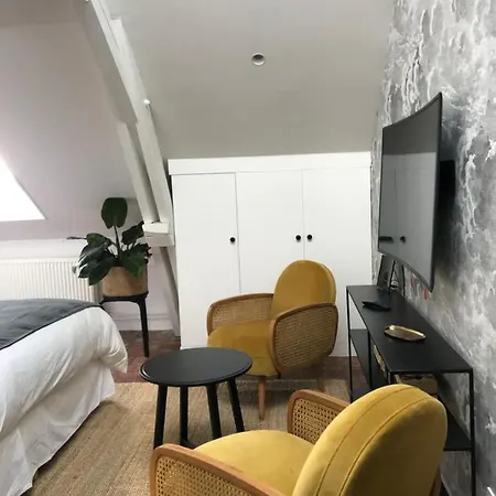 Du Cedre Bed & Breakfast