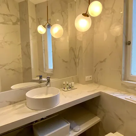 Du Cedre Bed & Breakfast 4*