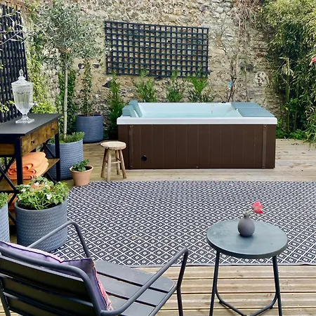 Oda ve Kahvaltı Du Cedre