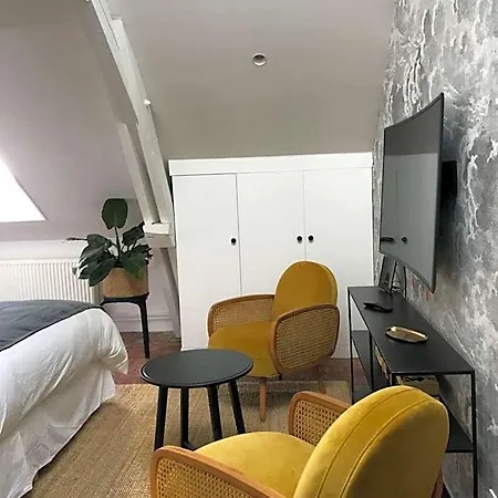 Oda ve Kahvaltı Du Cedre Honfleur