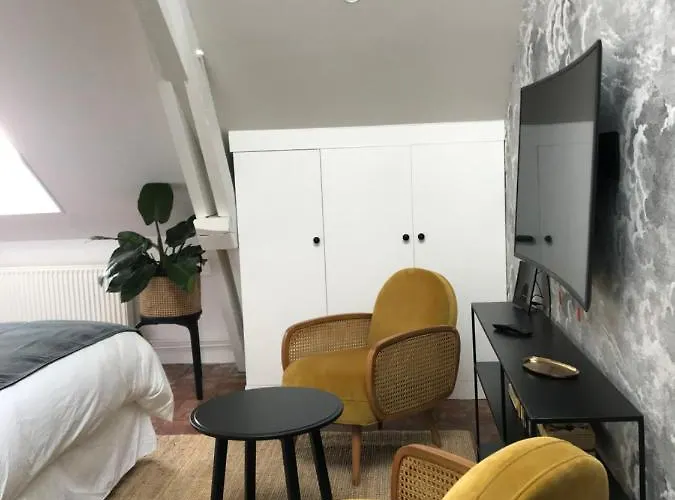 Du Cedre Bed & Breakfast